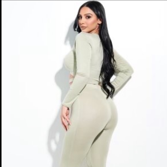 Keep It Cute 2 Piece Set - Picture 2 of 5